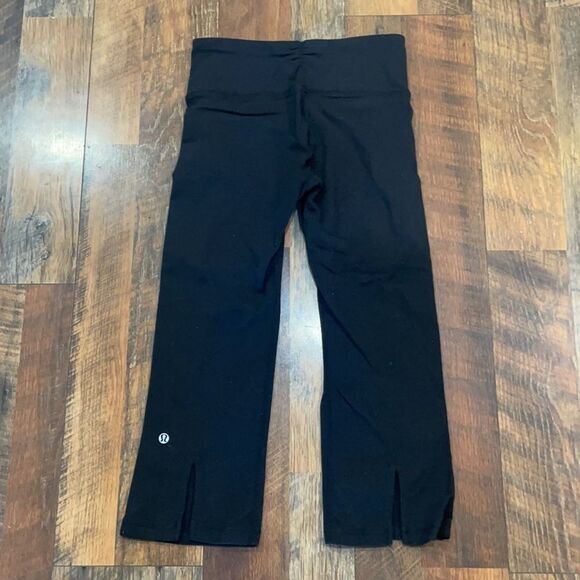 Lululemon clam diggers 4 (5012) - Picture 3 of 5